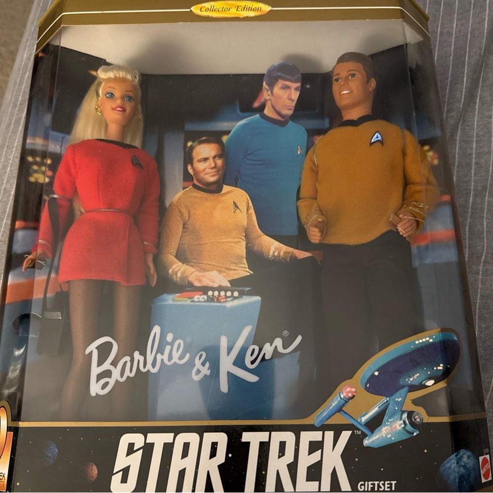 Mattel Barbie & Ken Star Trek Giftset - Red, Blue, Gold